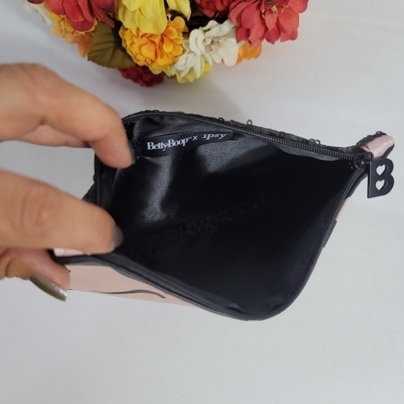 BETTY BOOP IPSY COSMETIC BAG - Picture 9 of 9